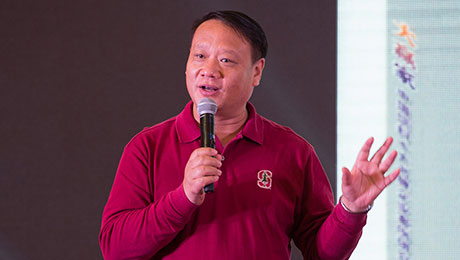 张利庠教授、中国人大畜牧饲料产业钻研中心主任、中国三农经济推进会会长